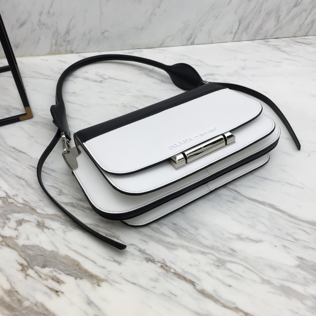 Sybille Clasp bag