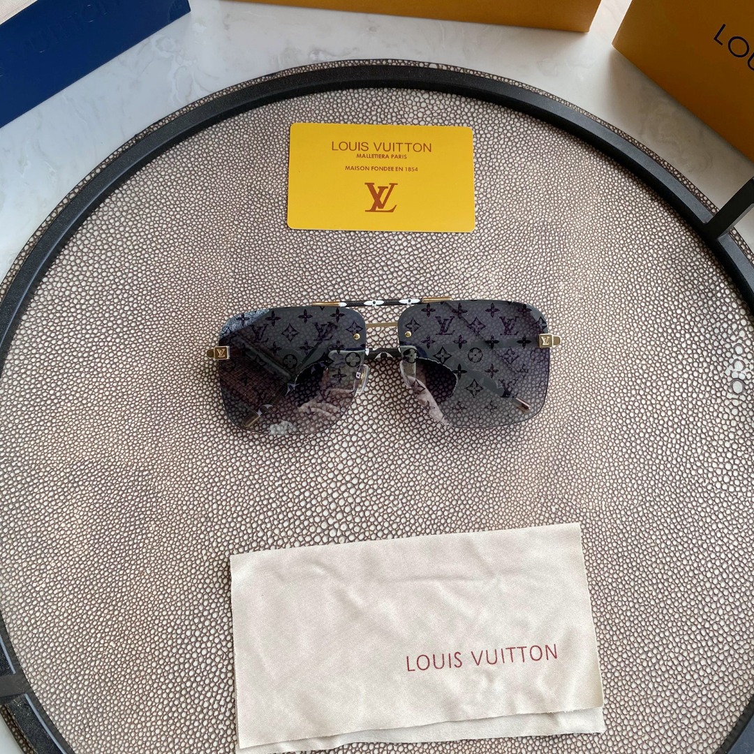 aviator sunglasses