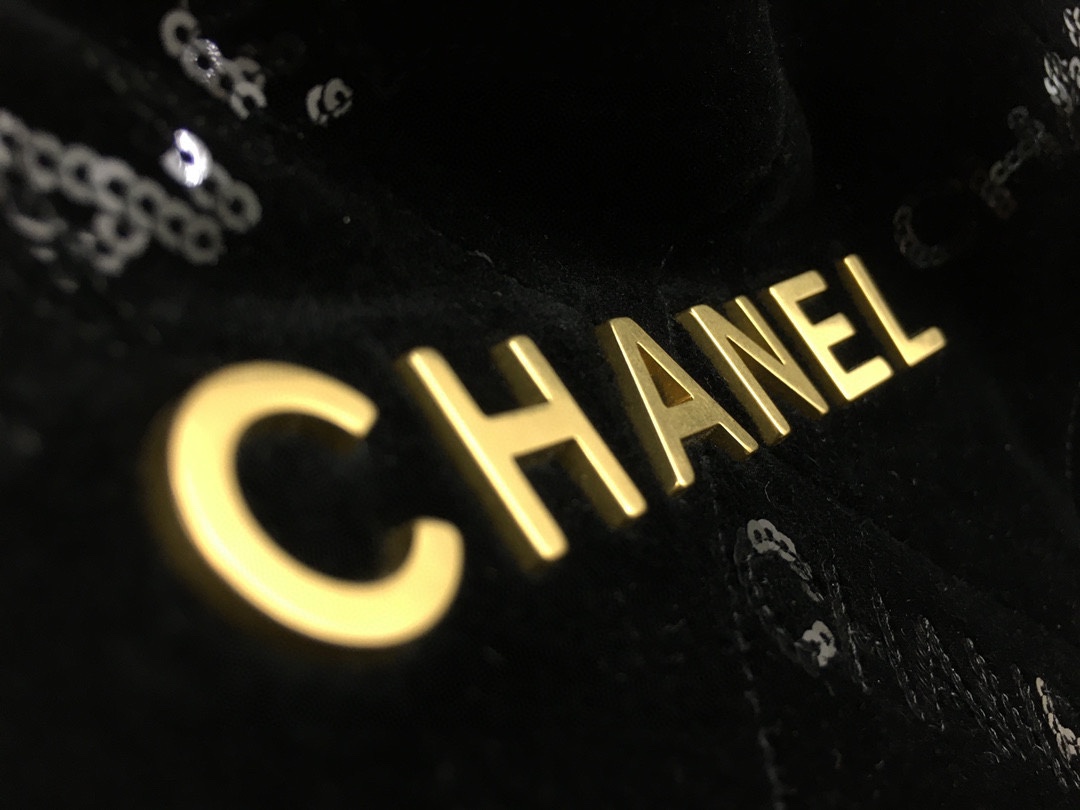 Ch**el 22