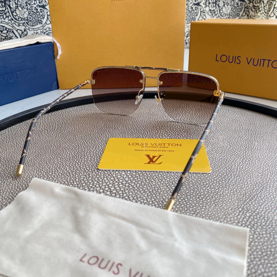LV GOLD AVIATOR SUNGLASSES