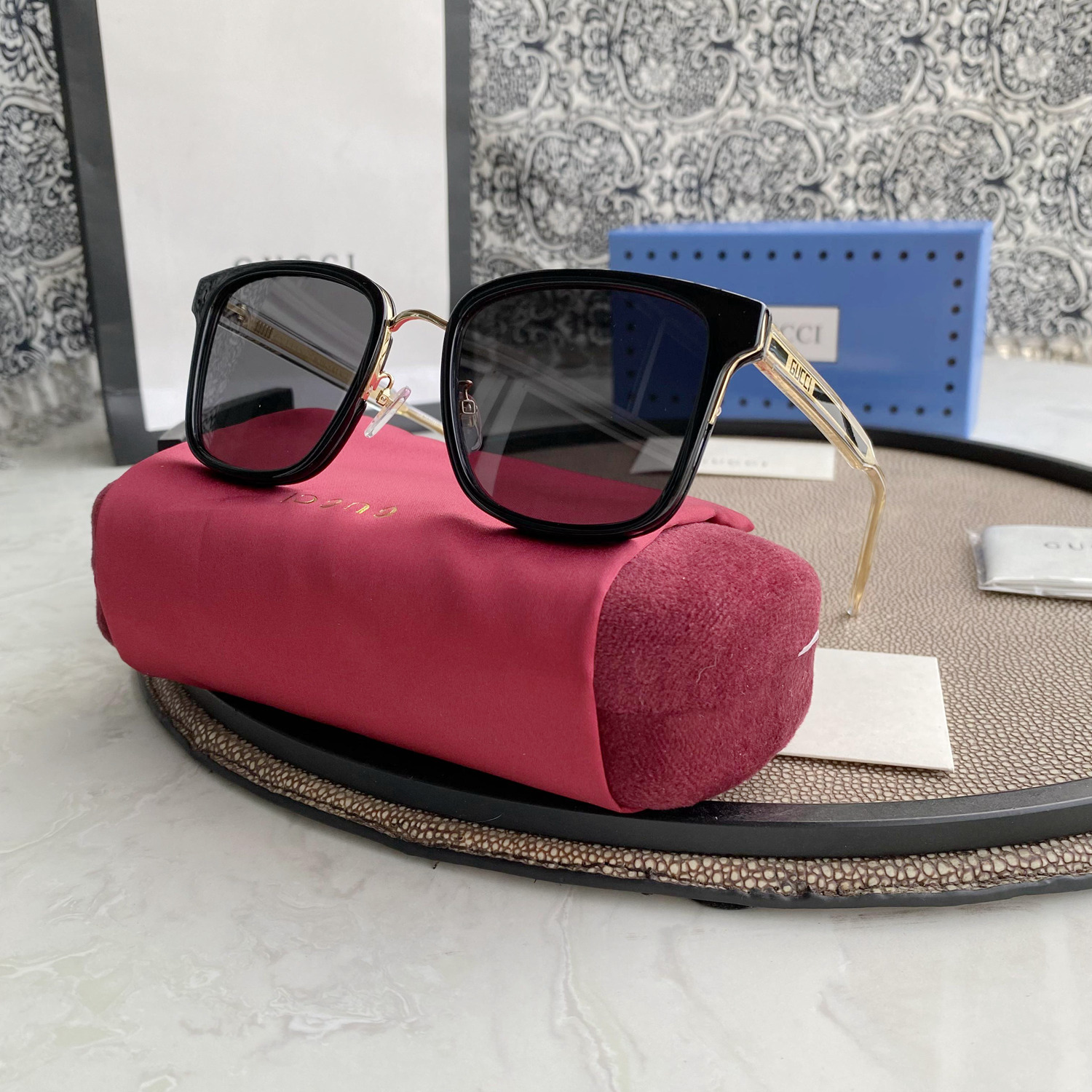 Gvc*1 Eyewear square tinted sunglasses