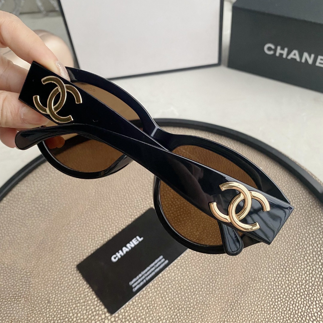 Vintage Ch**el sunglasses