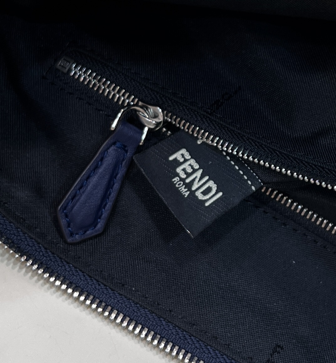 F**di O’Lock Zipper
