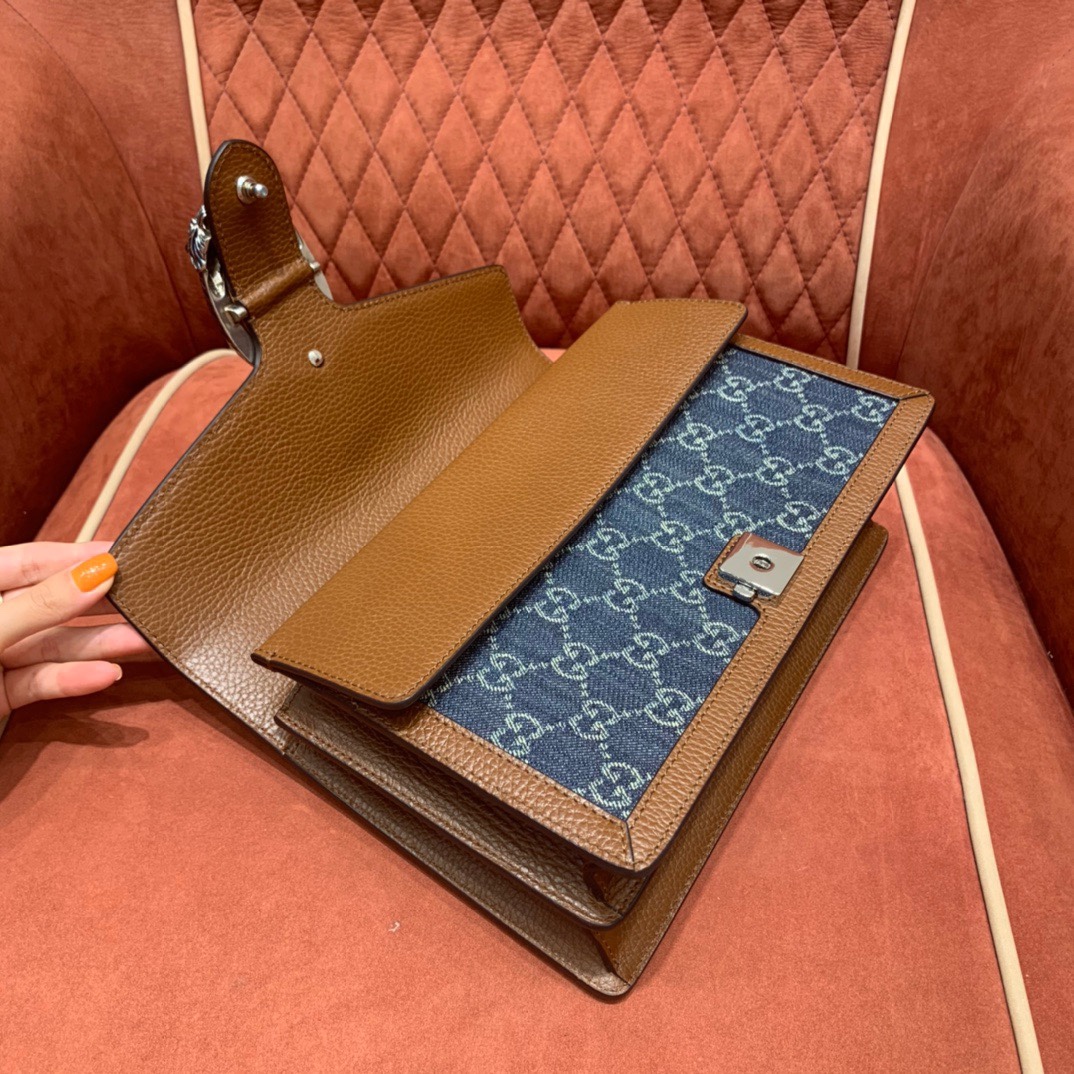 gv*c1 De*1m shoulder bag