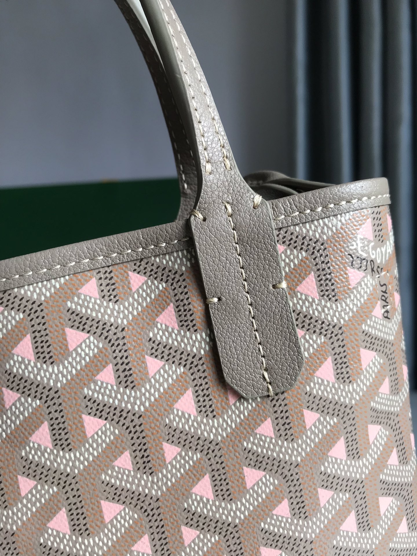 G09ard poitires bag