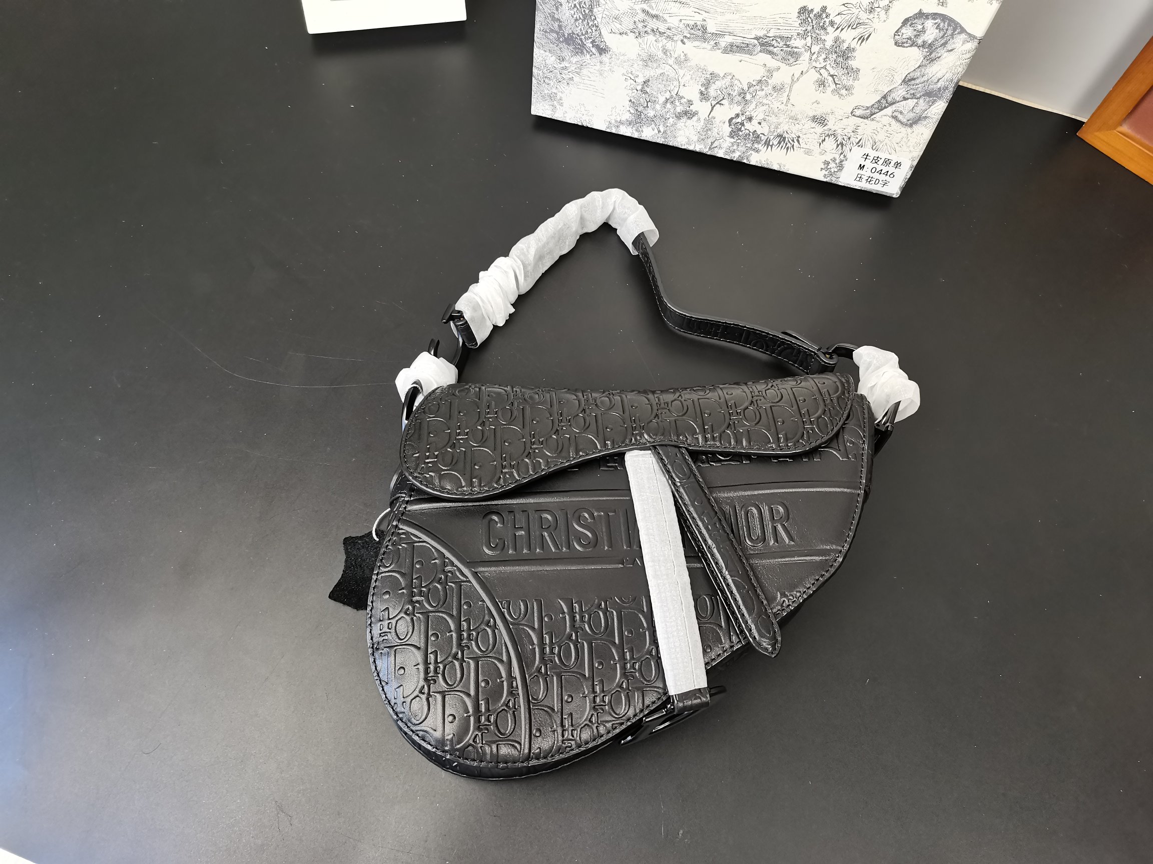 D10r Men’s Saddle Bag