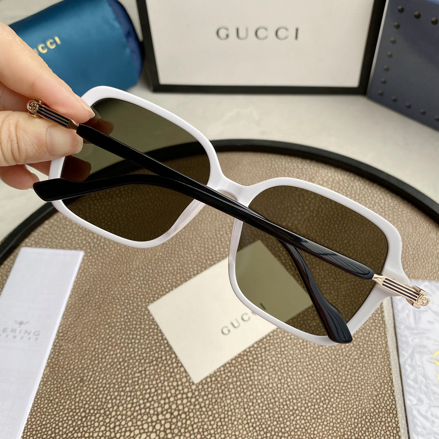RECTANGULAR FRAME SUNGLASSES