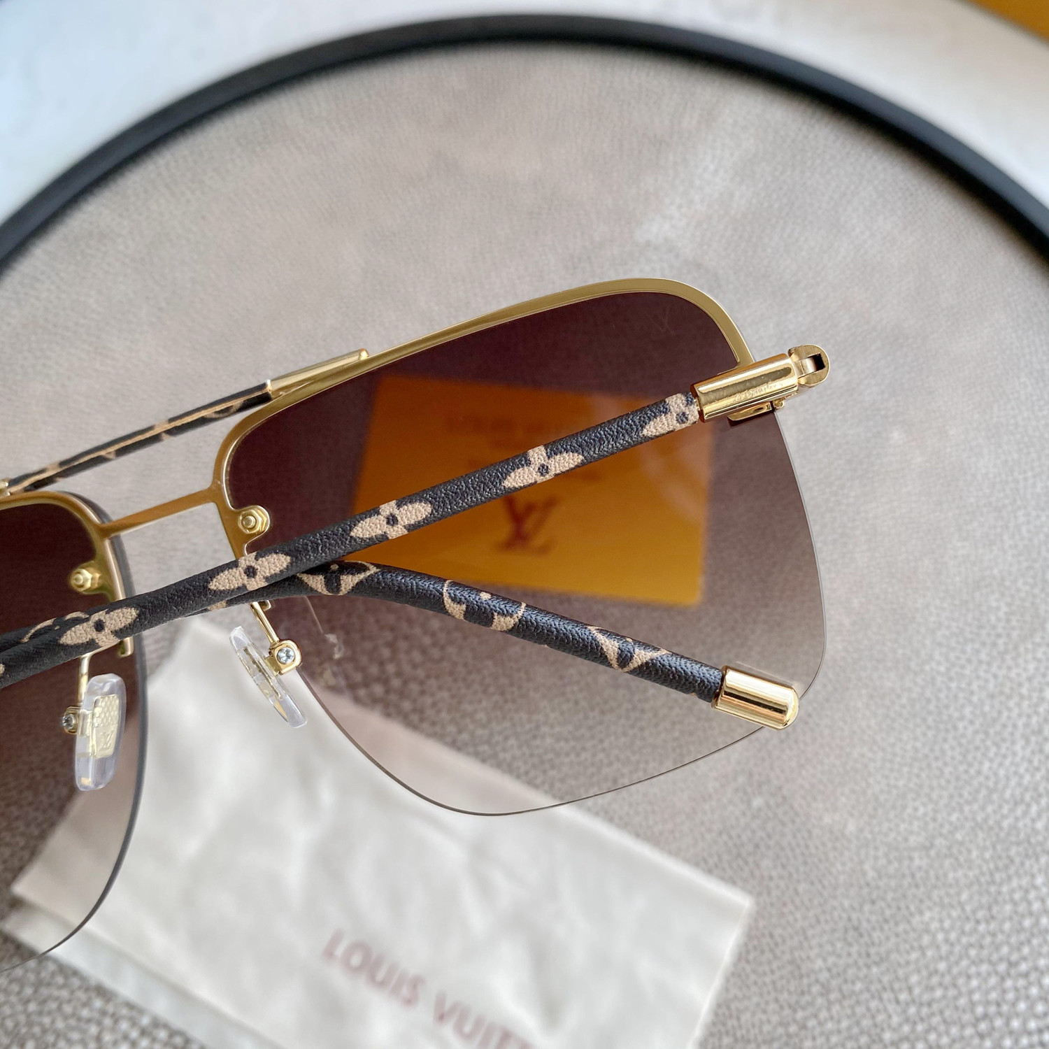 Sa1nt Lau*nt EYEWEAR