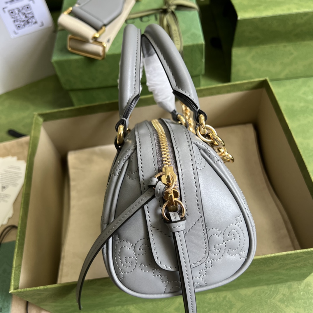 GG Matelassé leather mini bag