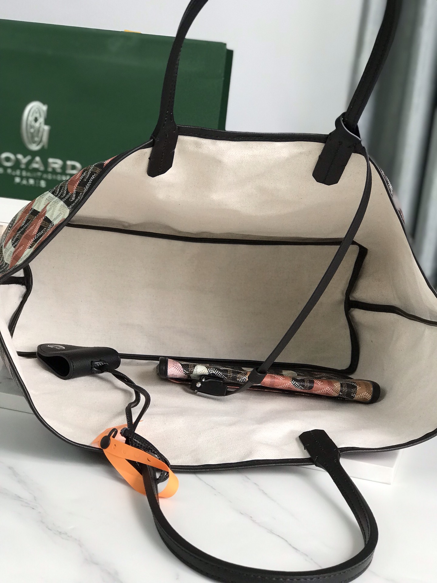 SAINT L0vis Tote bag