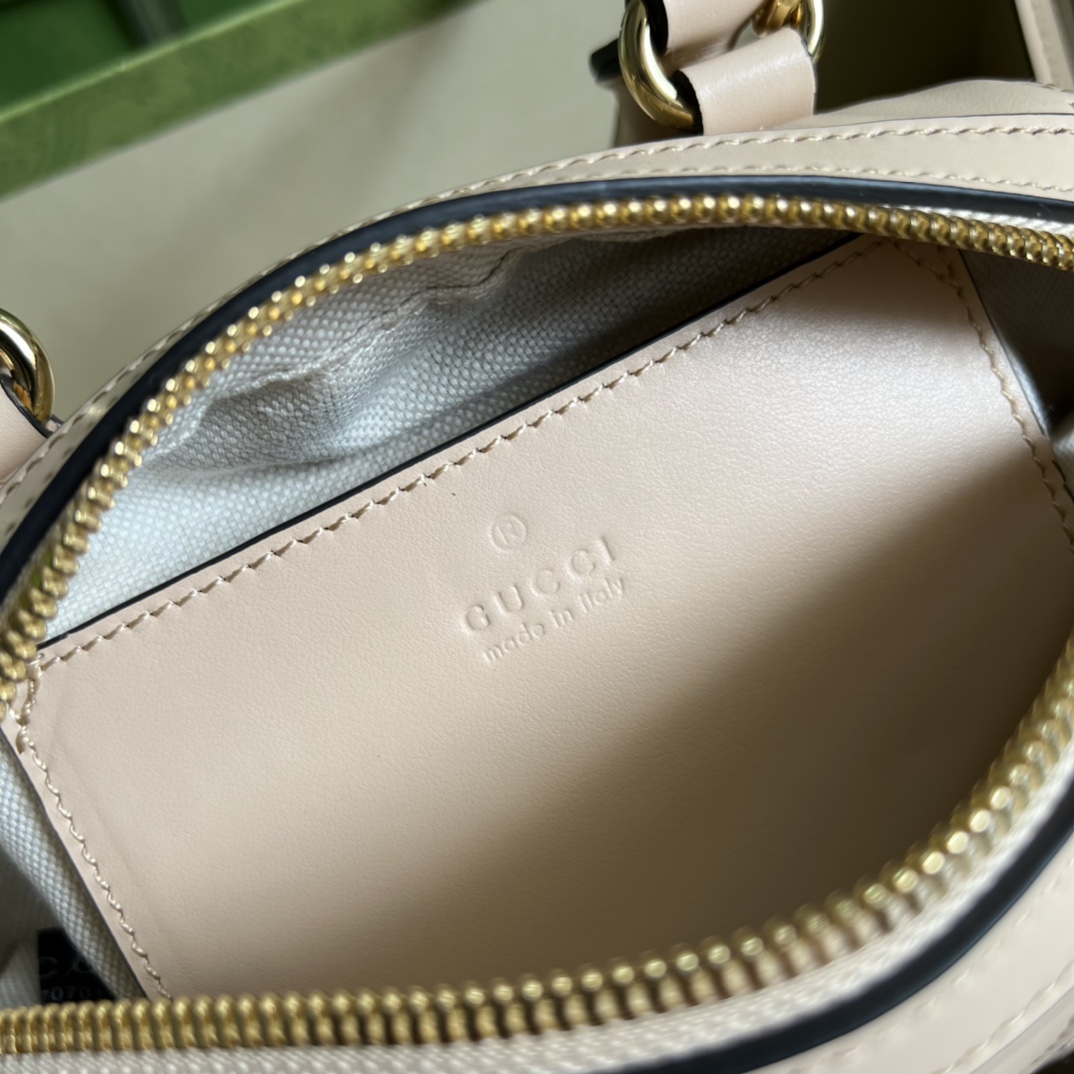 GG Matelassé leather mini bag