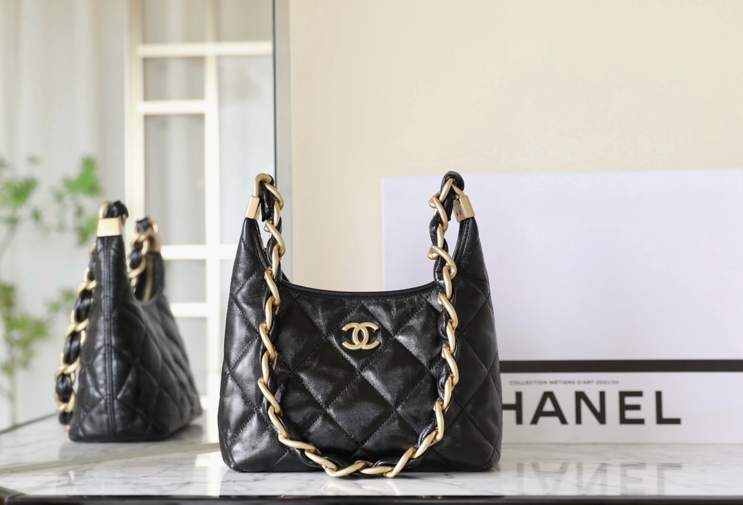 𝖡𝗈𝗇𝖺𝗎𝖽𝗈 Hobo bag