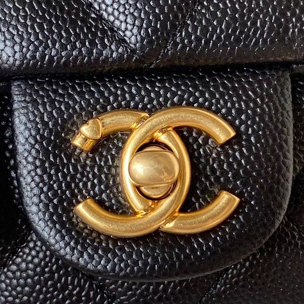 ch**el G01den ball in medium