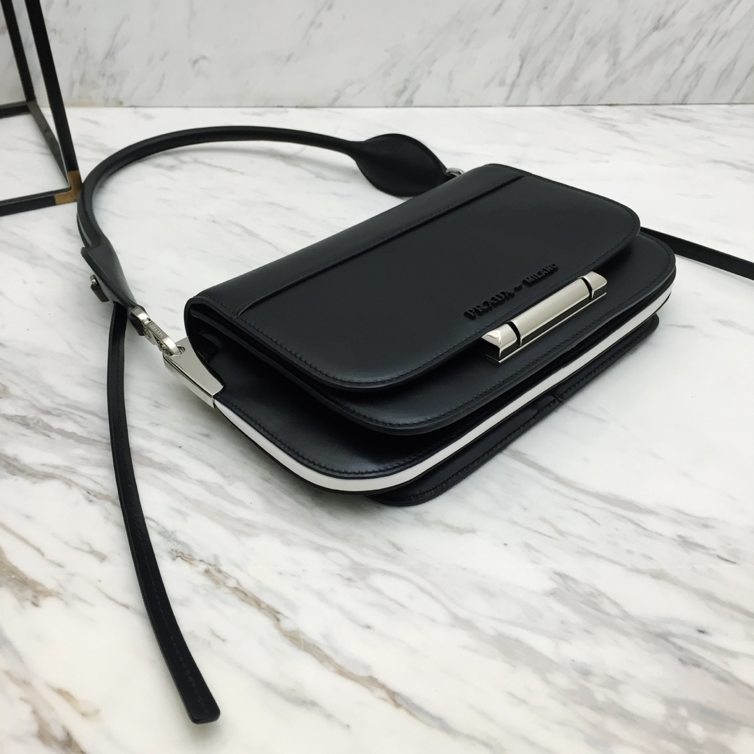 Sybille Clasp bag