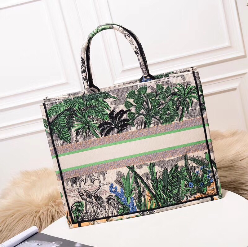 D10r Book Tote