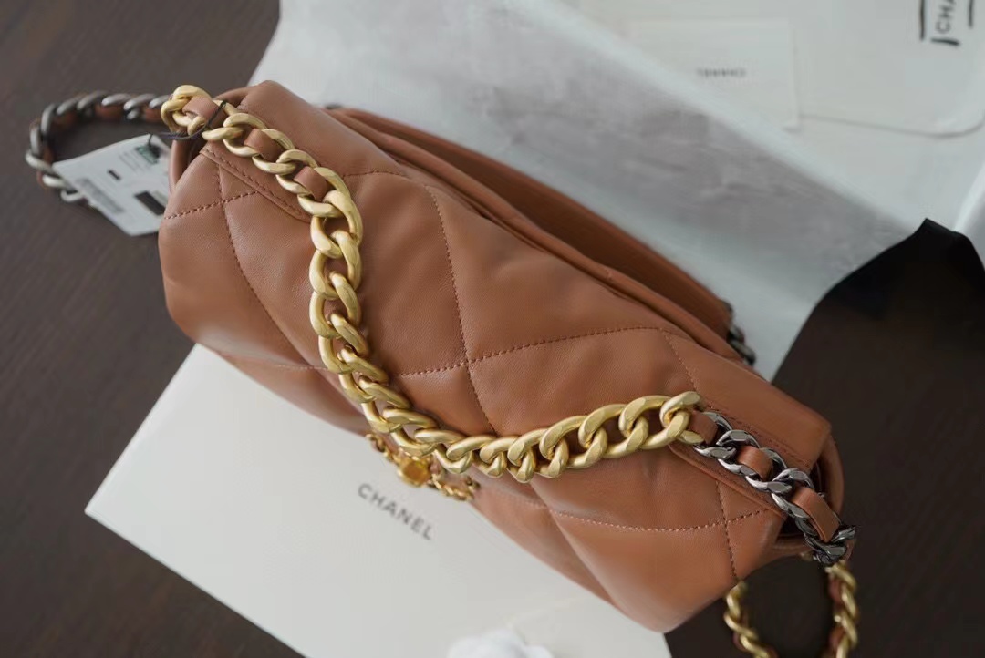 Ch**el 19 small in caramel