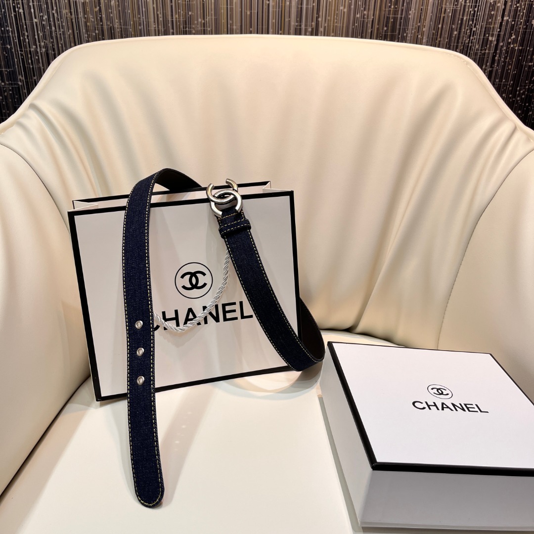 ch**el pre-owned 1990s cc turn-lock De*1m belt