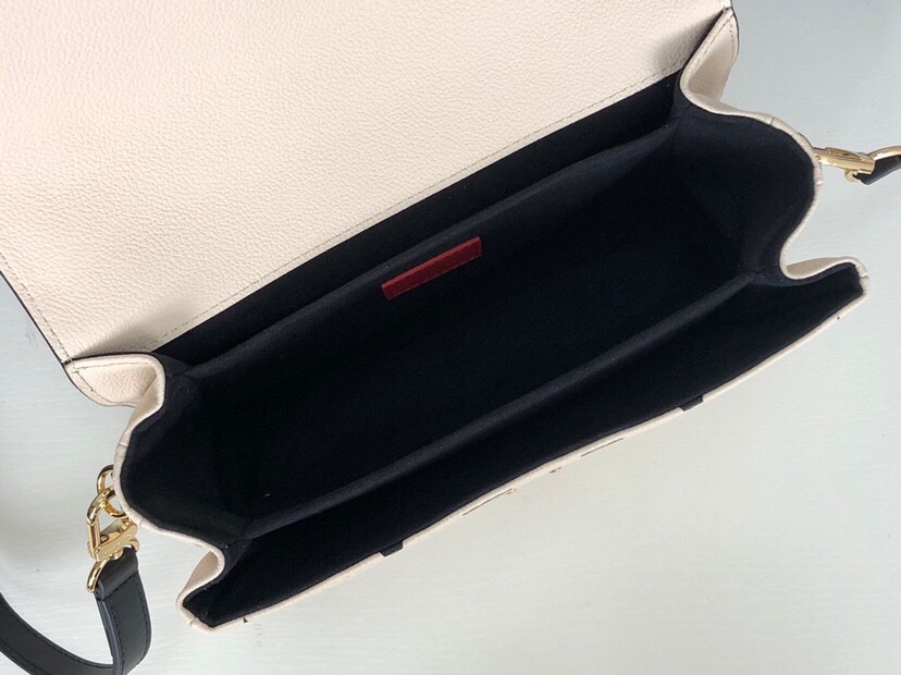 LV CRAFTY POCHETTE MÉTIS