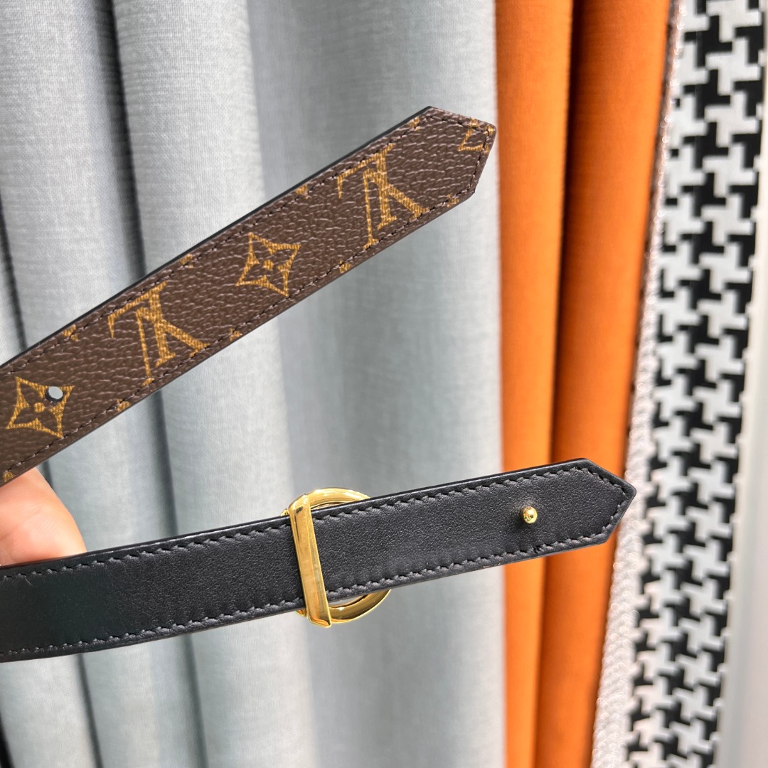 LV D1am0nd Plug Outlet