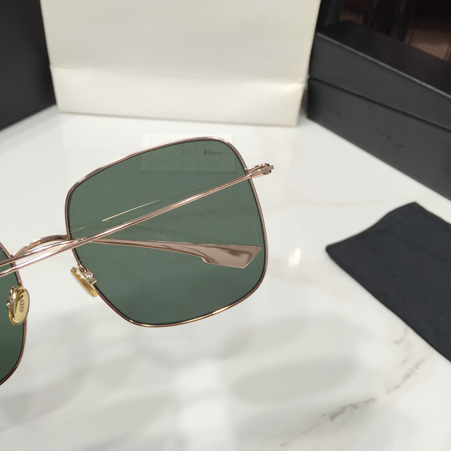 STELLAIRE Sunglasses