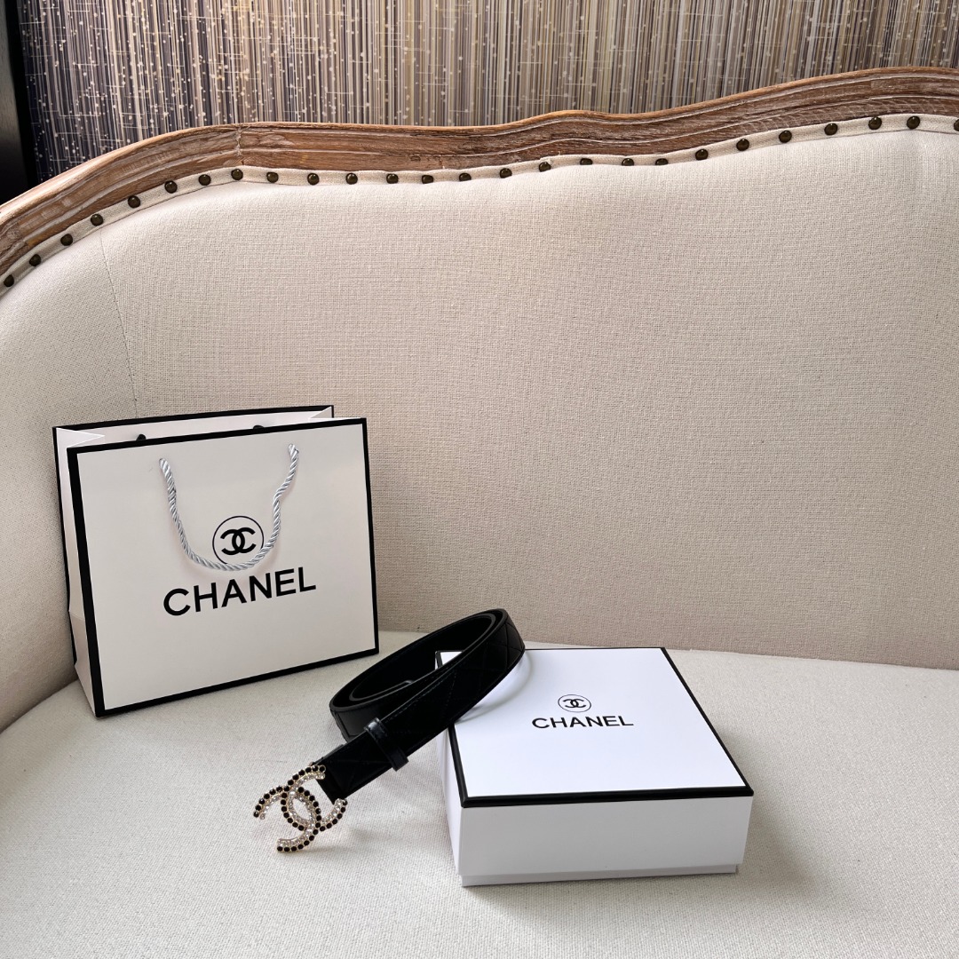 Ch**el Gold Chain & Black Quilted Leather CC Belt