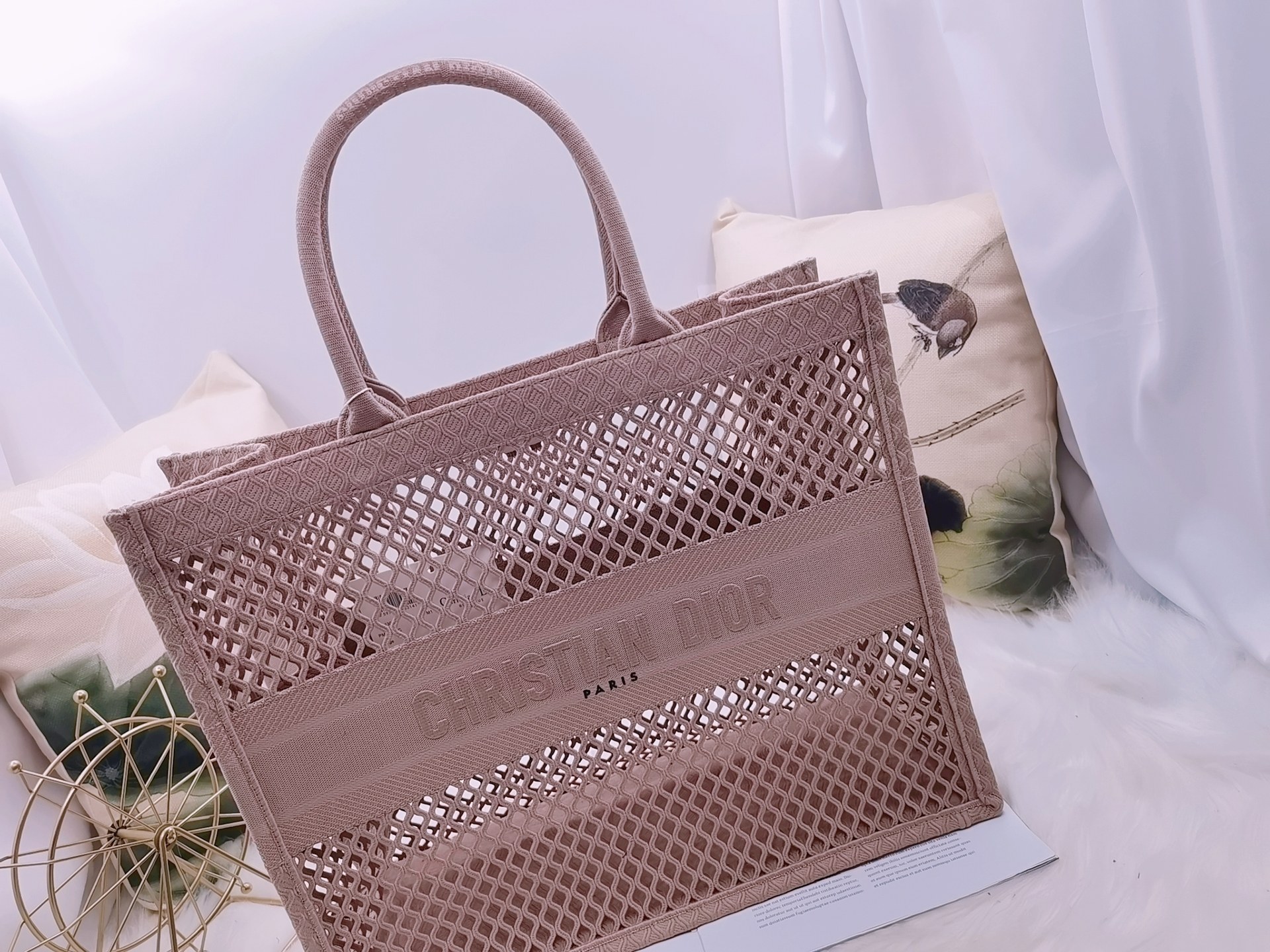 D10r Book Tote