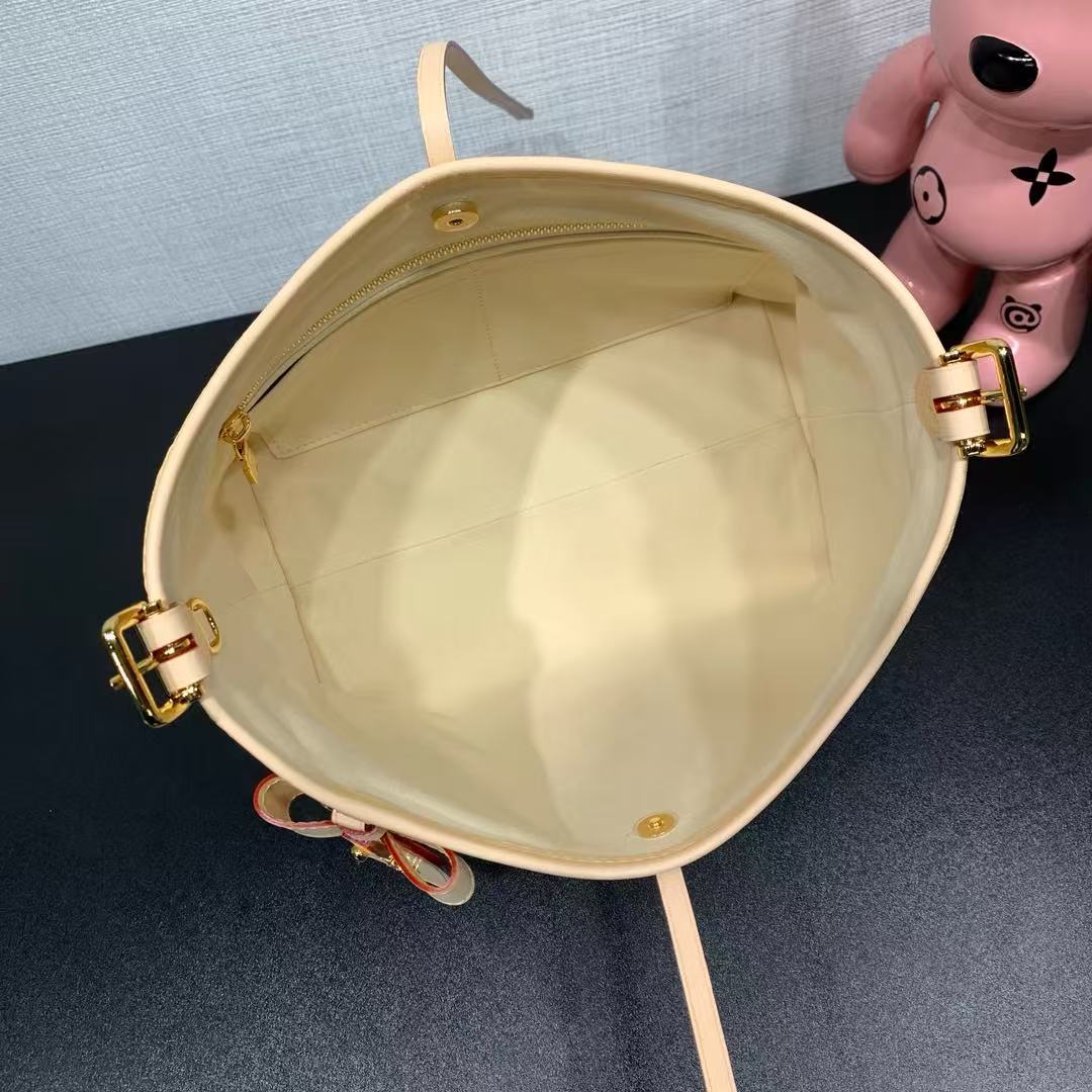 L0vis Vvtt0n x Takashi Murakami Carryall PM