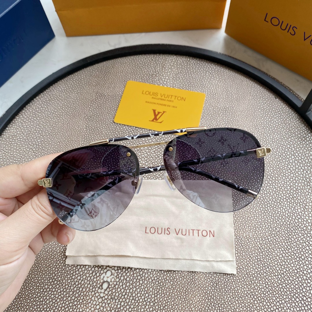 Pink Gradiant Monogram Stem Aviators