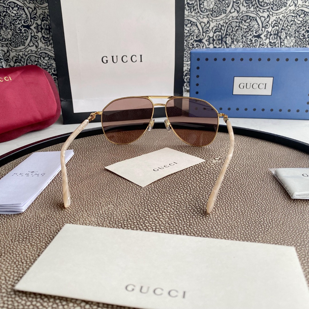 AVIATOR FRAME SUNGLASSES