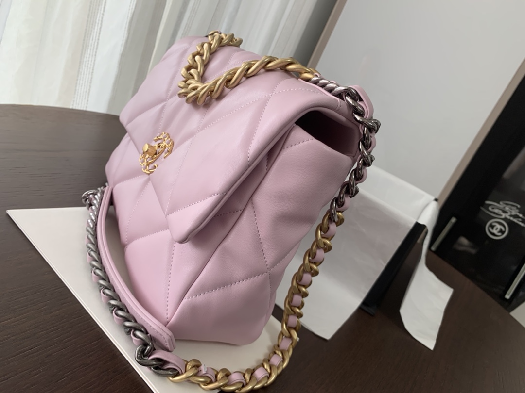 Ch**el 19 medium