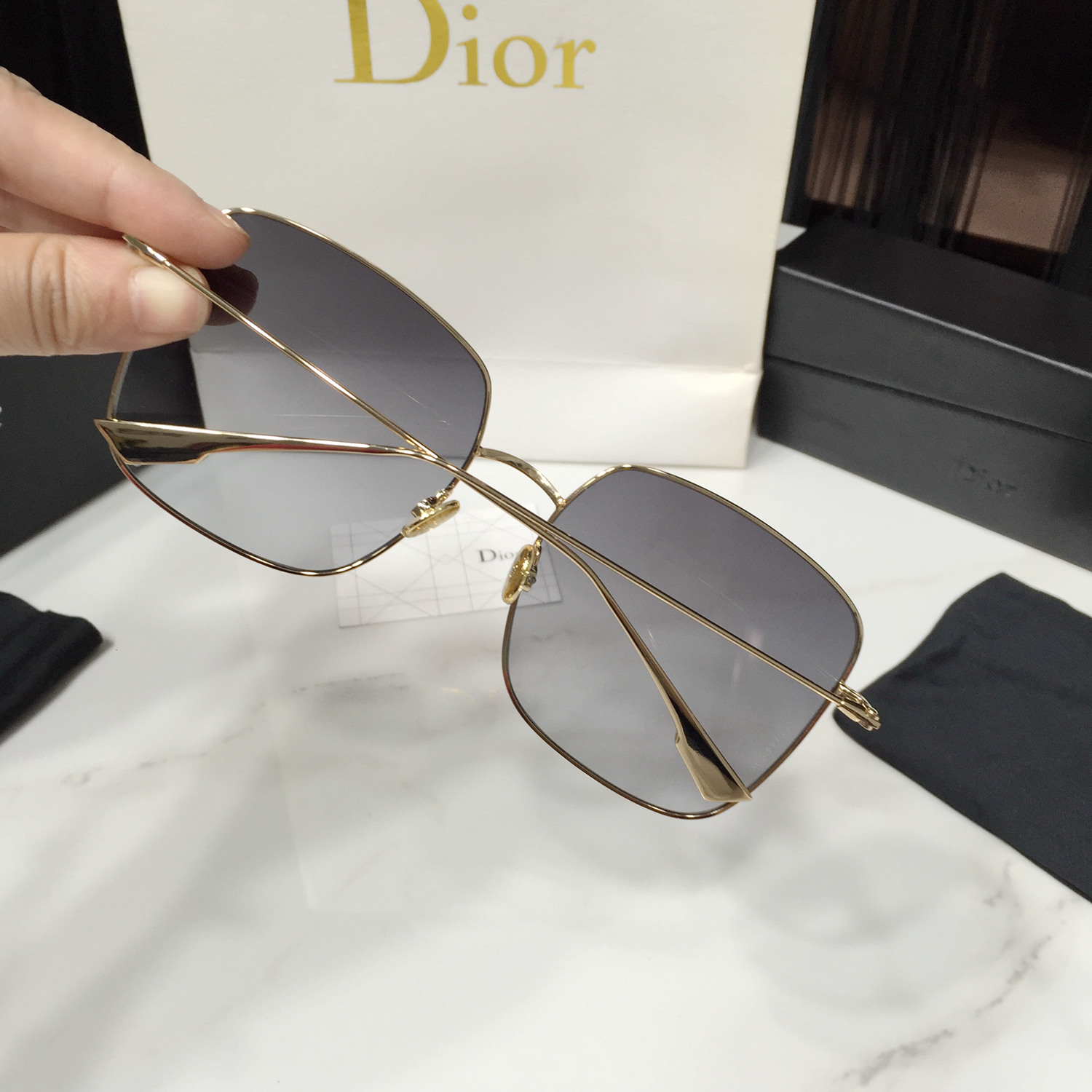 STELLAIRE Sunglasses