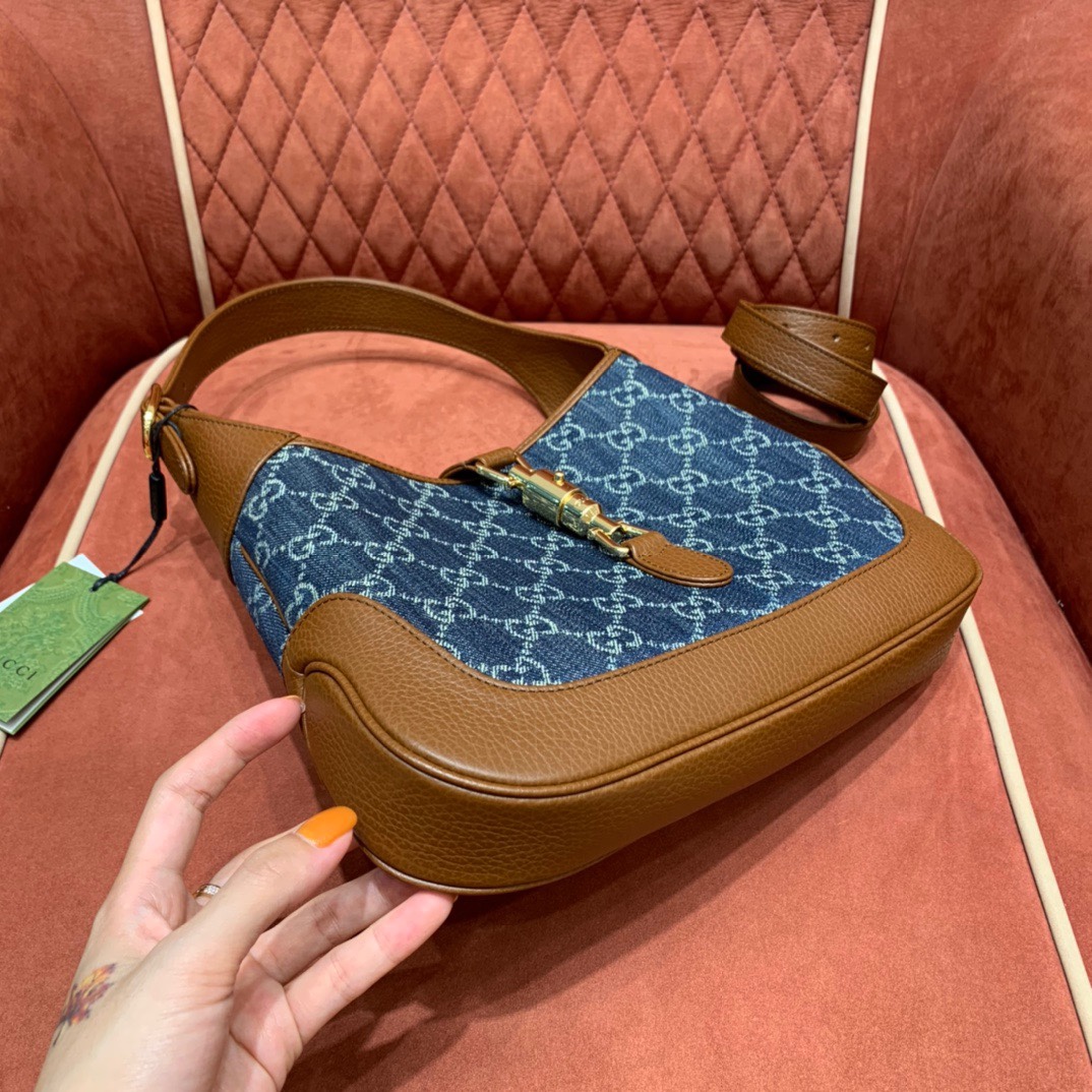 gv*c1 De*1m handbag