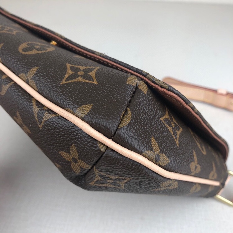 L0vis Vvtt0n Musette Tango Short Shoulder Bag