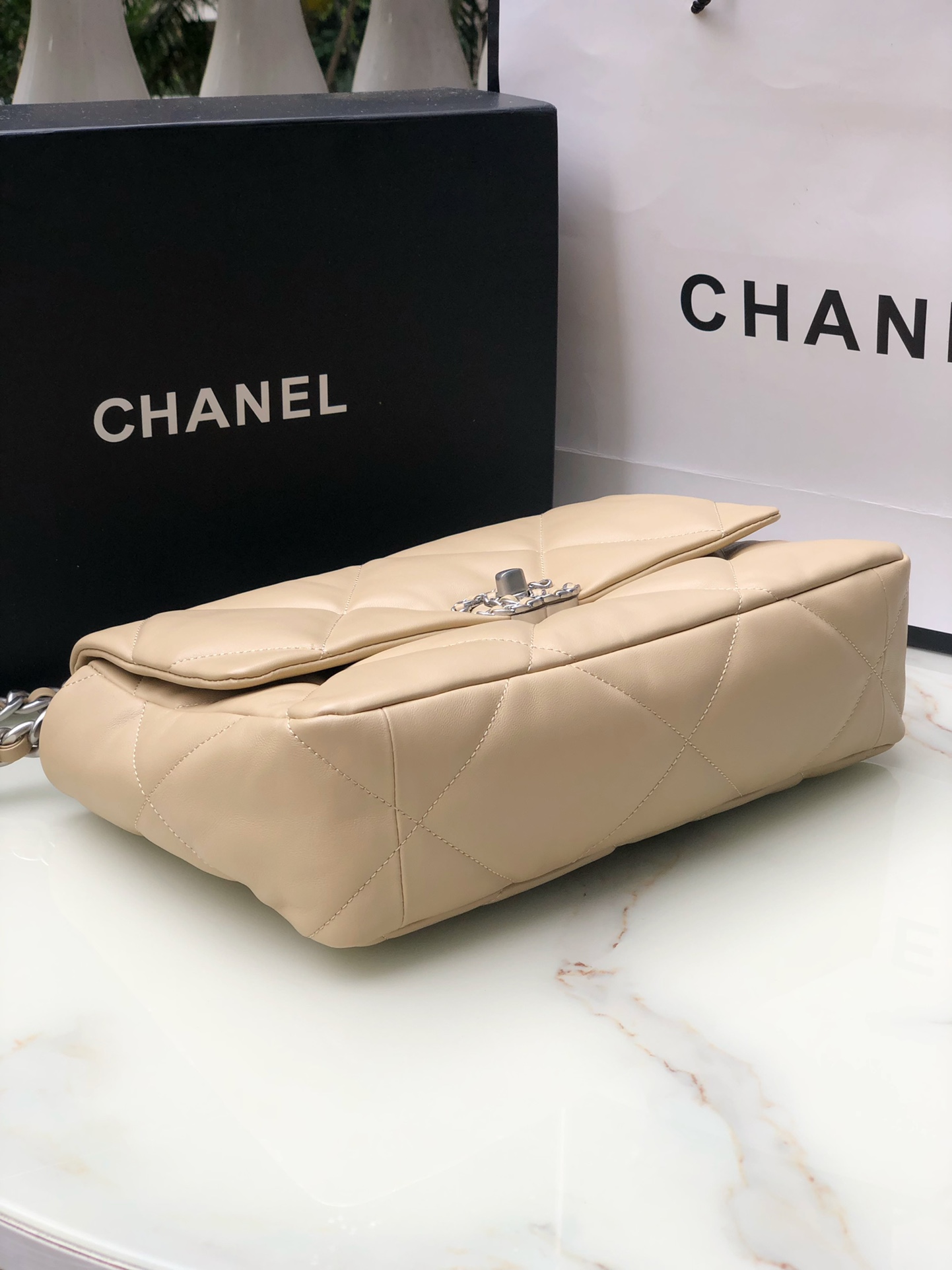 Ch**el 19 medium