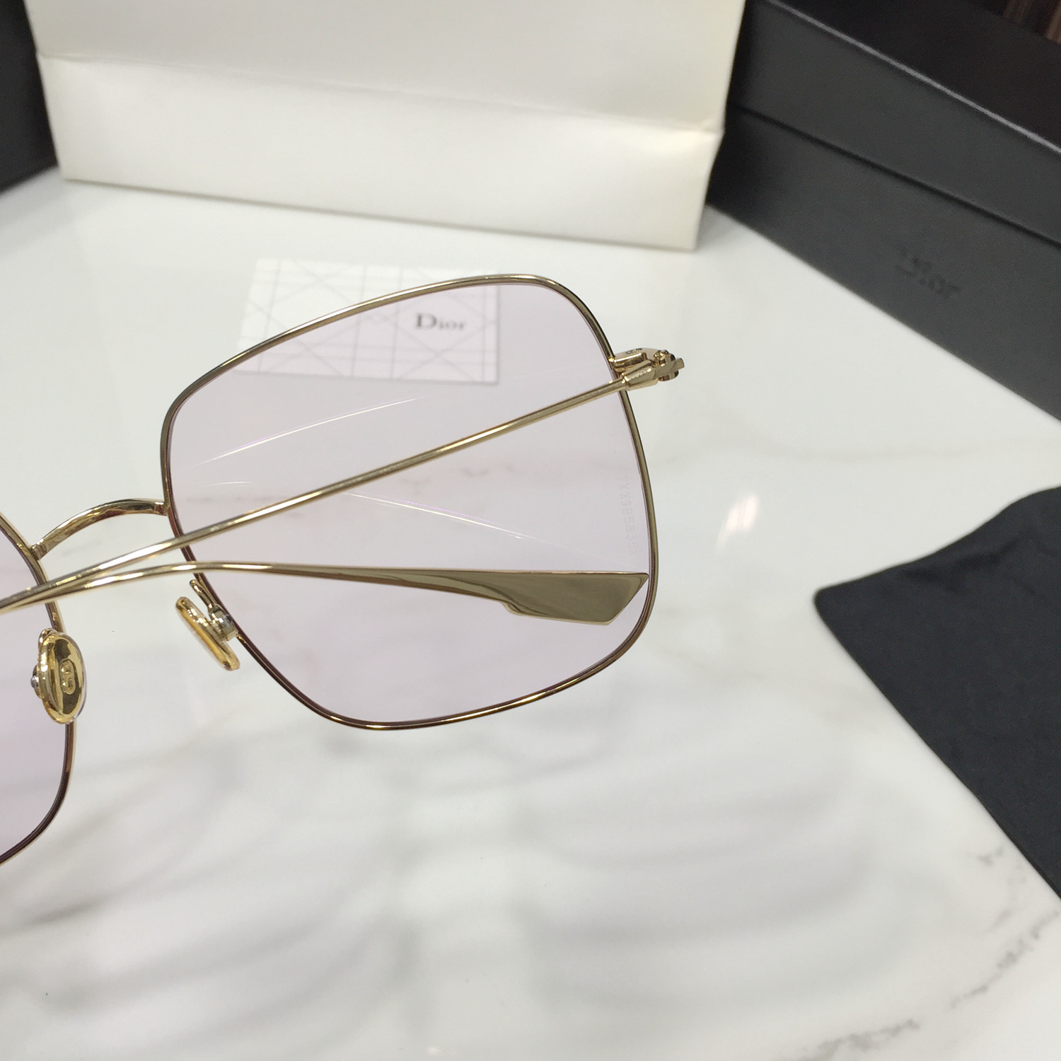 STELLAIRE Sunglasses