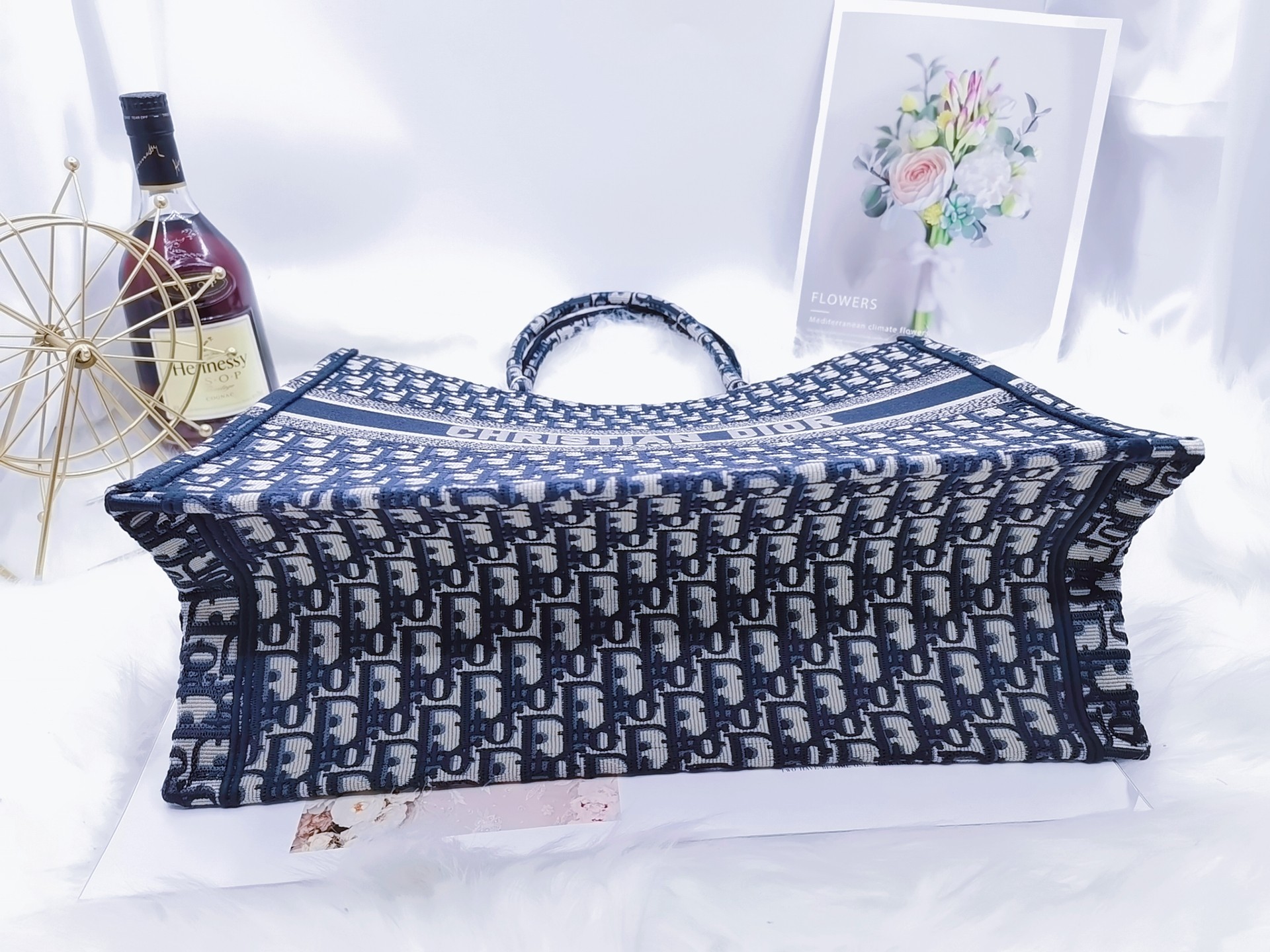 D10r Book Tote – Large