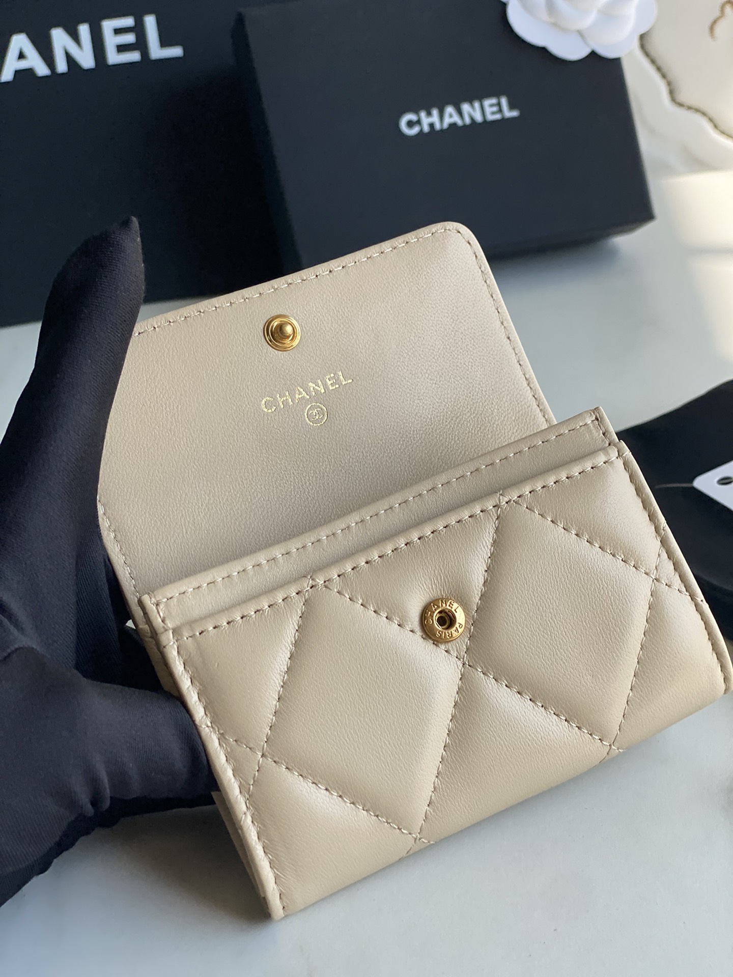 Ch**el 19 FLAP CARD HOLDER