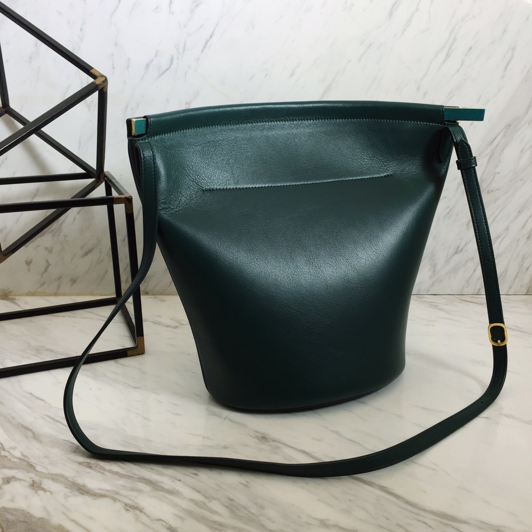 SANGLE BUCKET