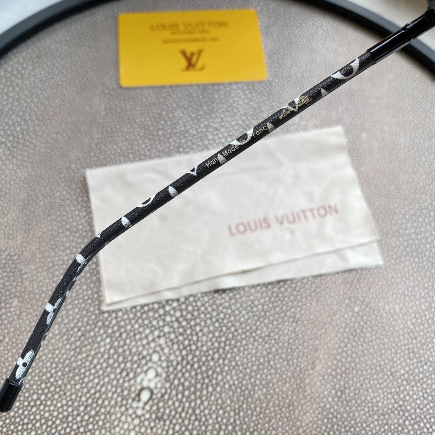LV GOLD AVIATOR SUNGLASSES