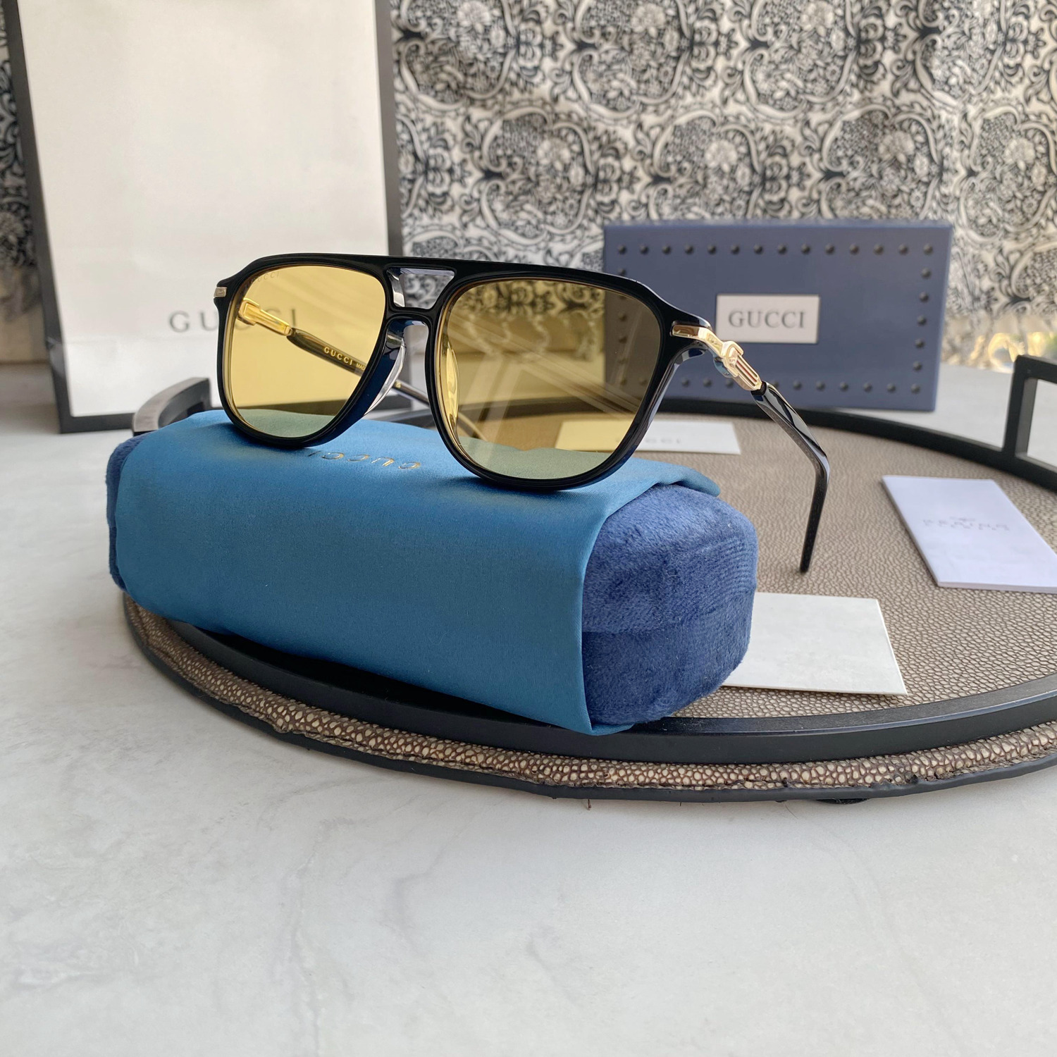 AVIATOR SUNGLASSES