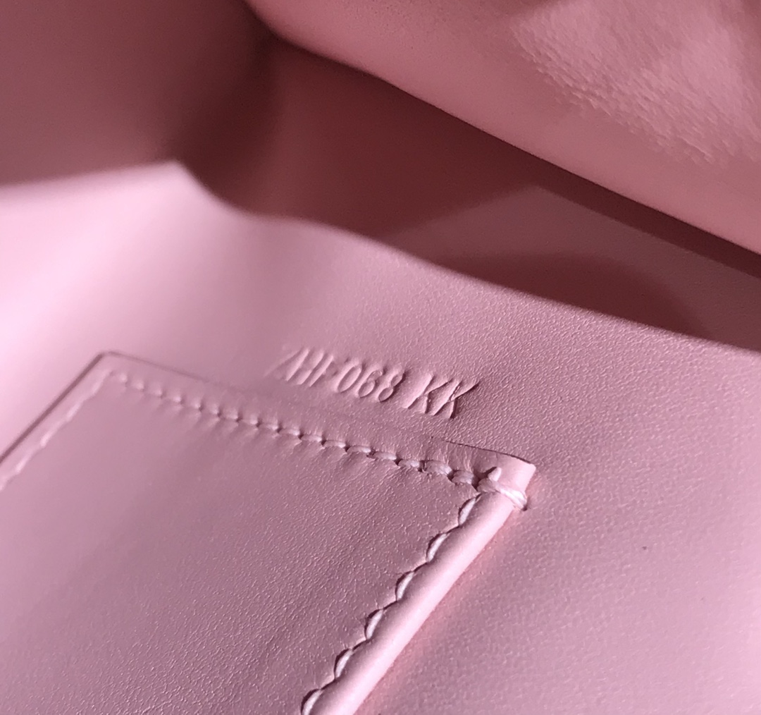 H**me5 Kelly Pochette