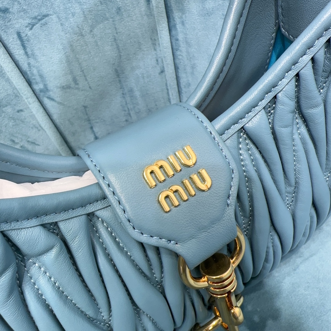 M1um1u Hobo bag