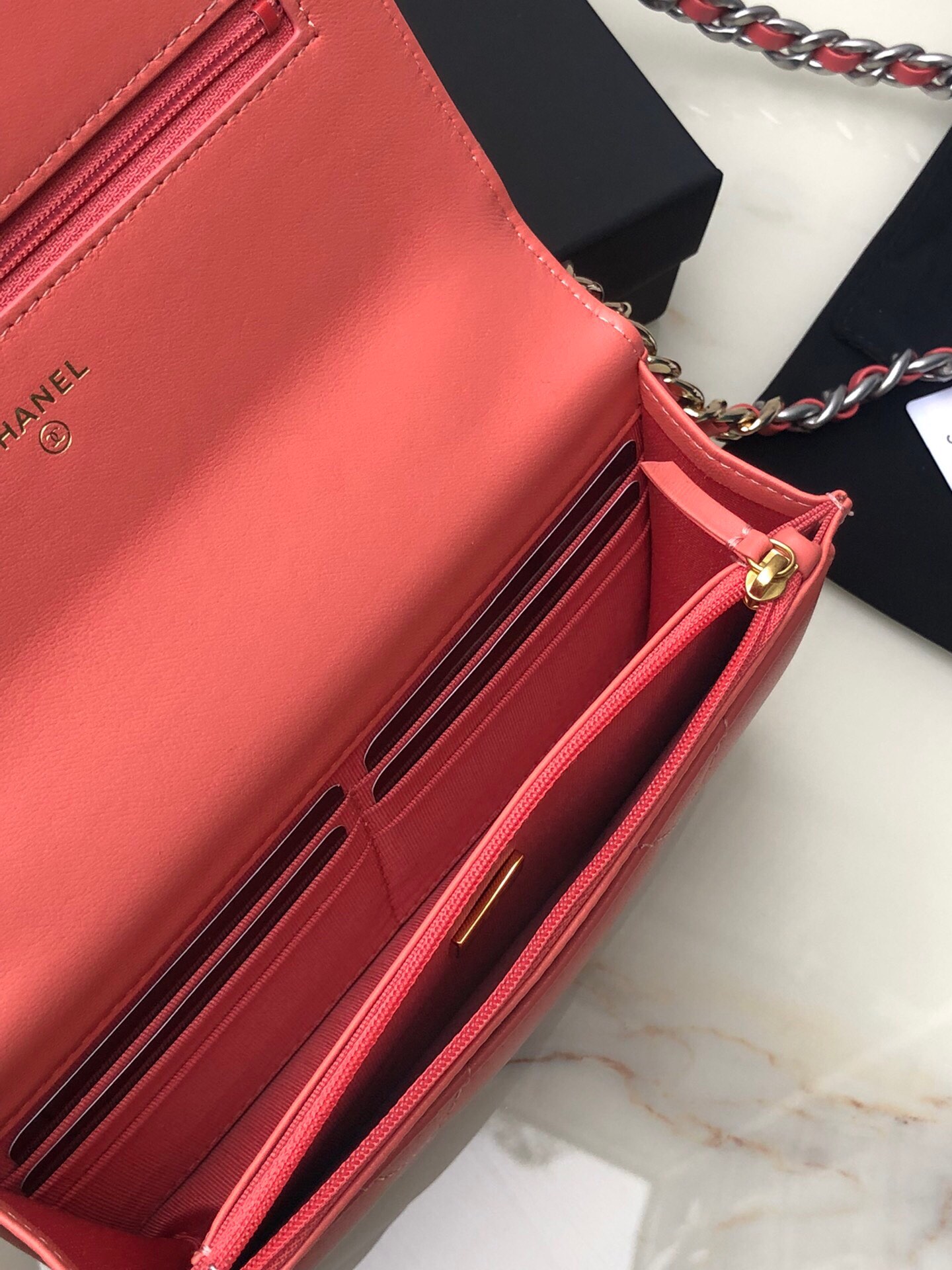 Ch**el 19 WALLET ON CHAIN