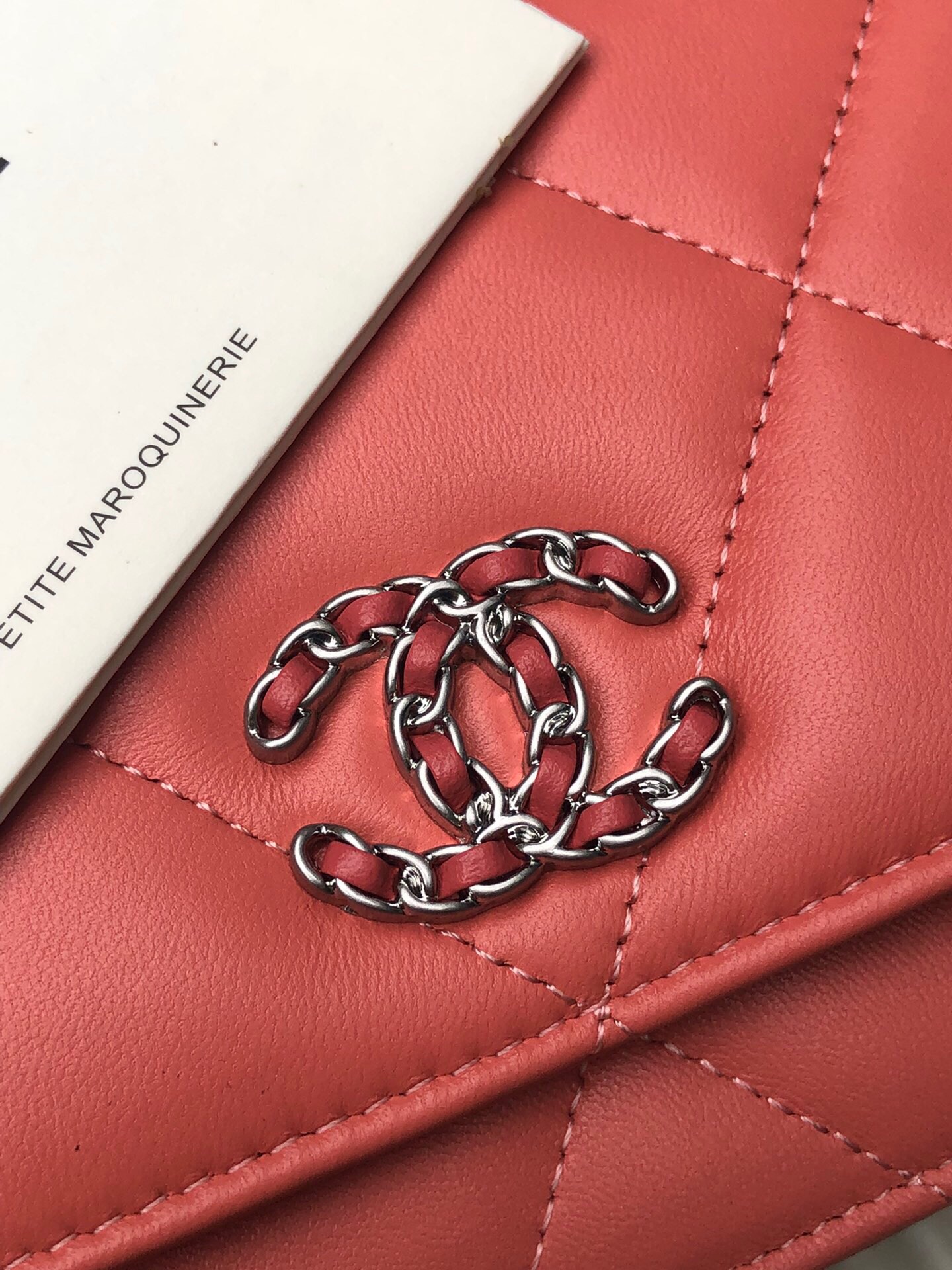 Ch**el 19 WALLET ON CHAIN