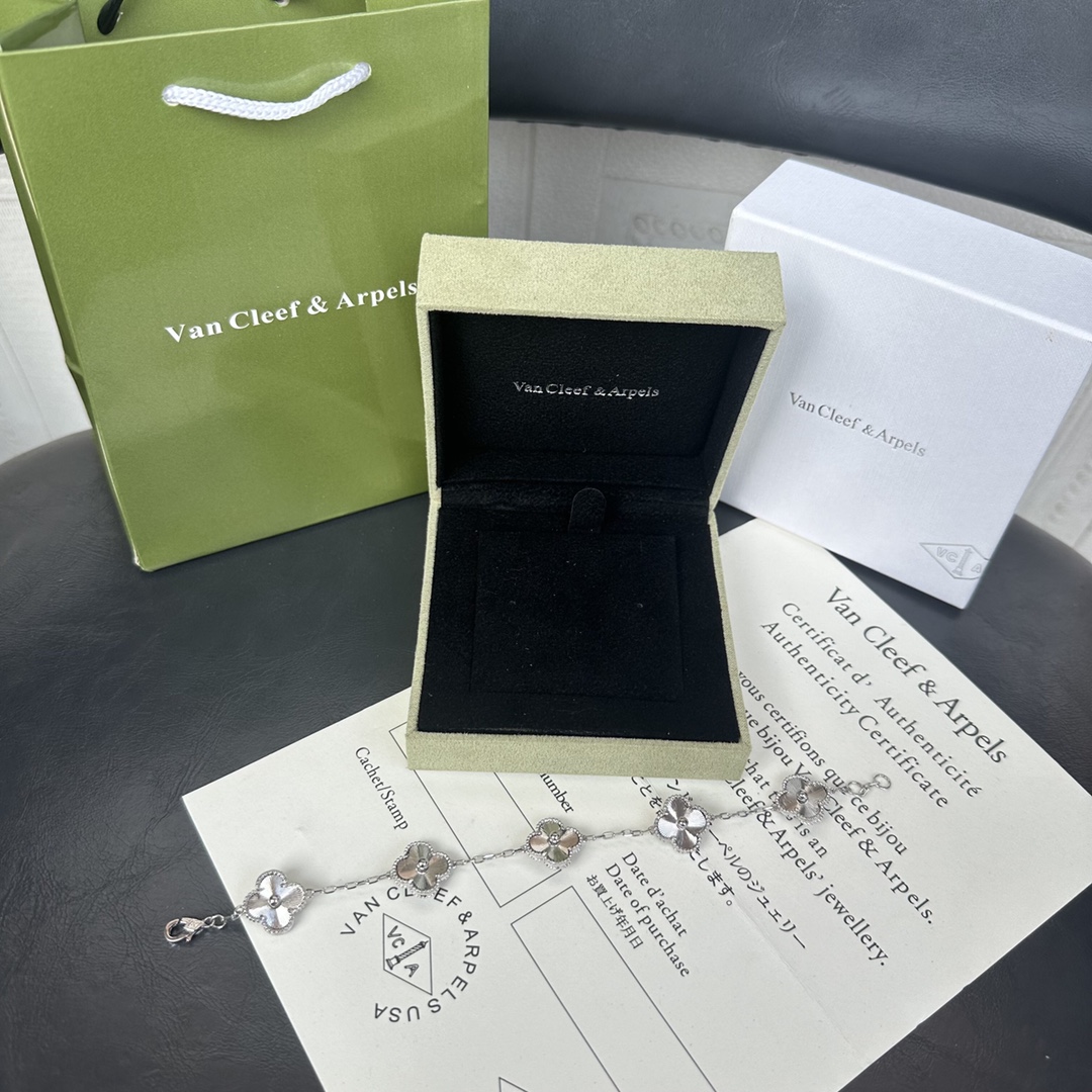 V*n Cl**f & Arpels Vintage Alhambra Bracelet