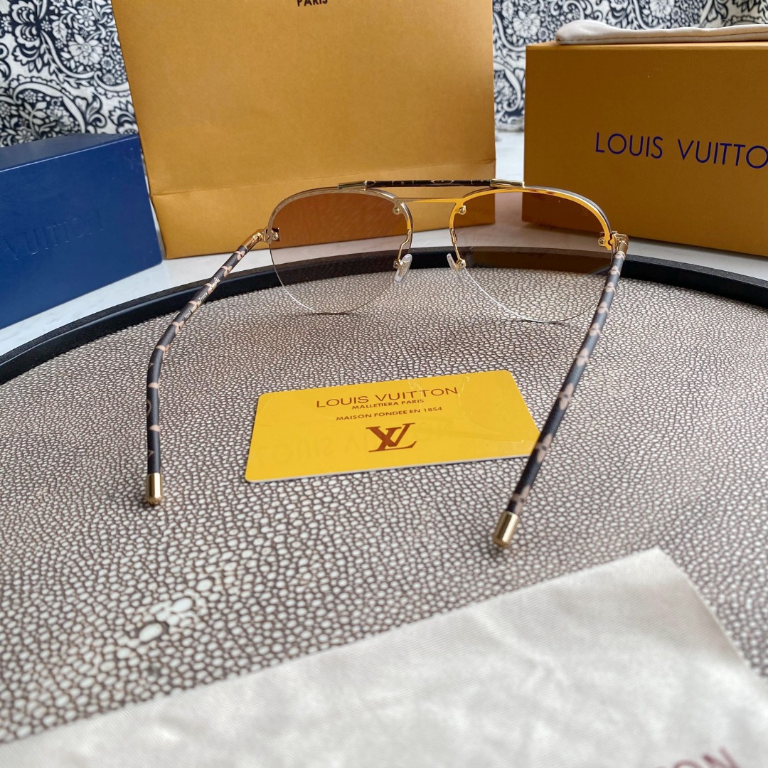Pink Gradiant Monogram Stem Aviators