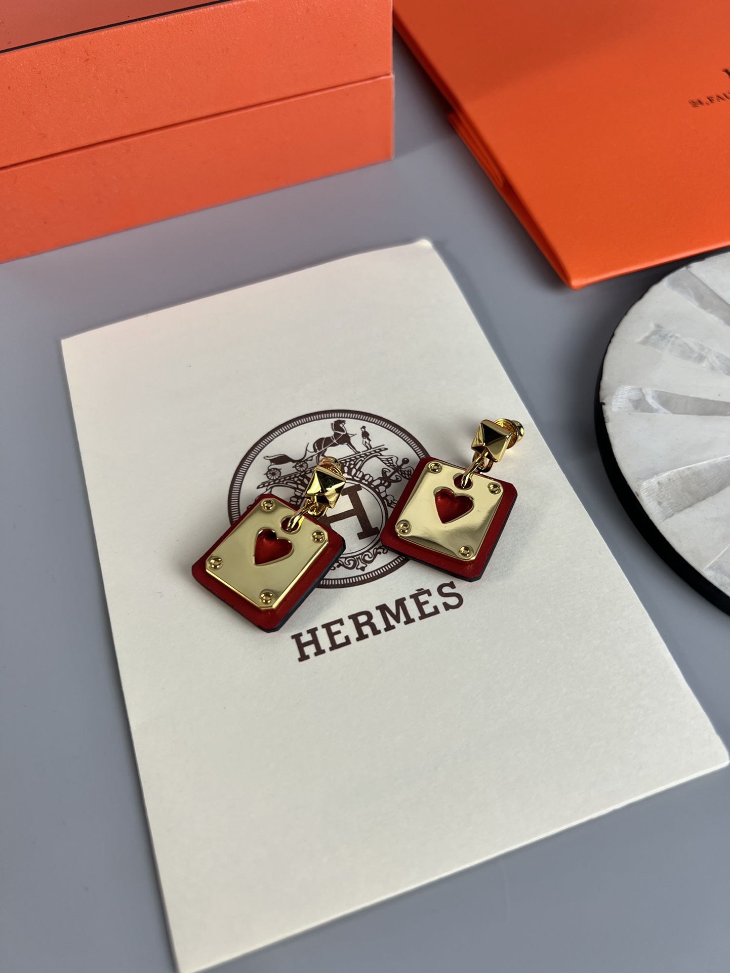 H**me5 As de Coeur Earrings