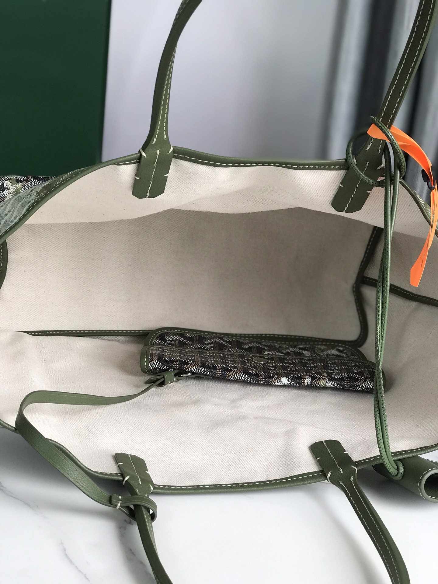 SAINT L0vis Tote bag