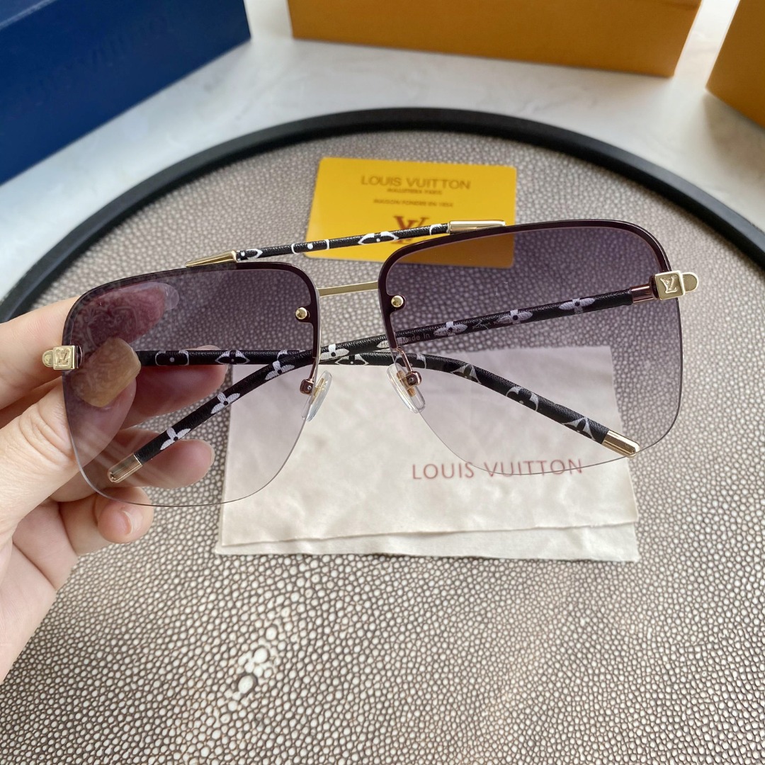 LV GOLD AVIATOR SUNGLASSES