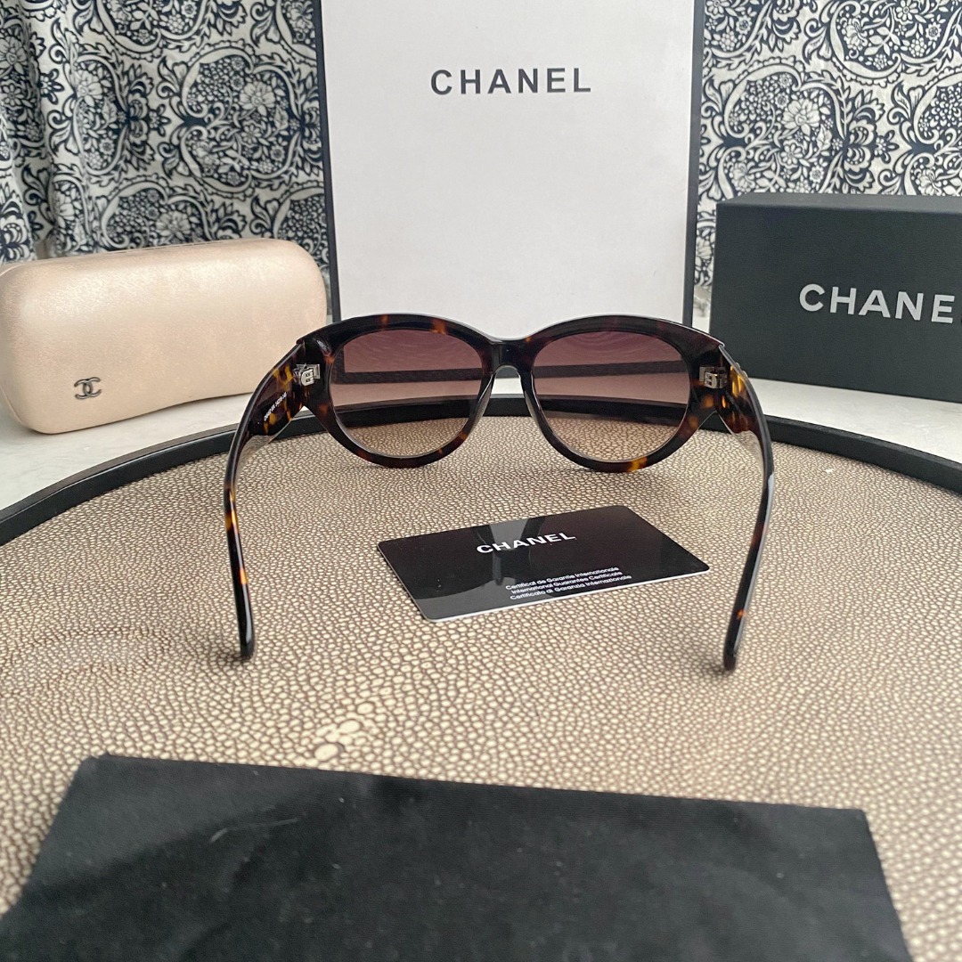 Vintage Ch**el sunglasses